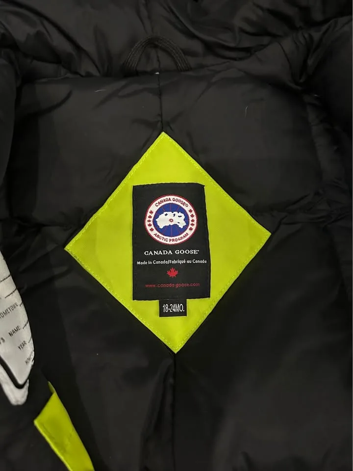 Canada Goose Baby Snowsuit 18-24 months image indicator(2)