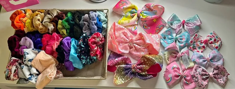 Girls Scrunchies and Bow Clips *MARKHAM* thumbnail