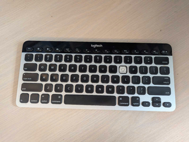 Wireless Logitech K811 Keyboard