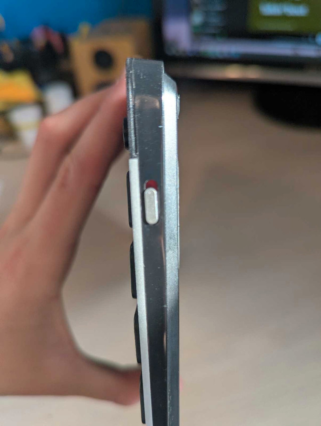Wireless Logitech K811 Keyboard - photo 2