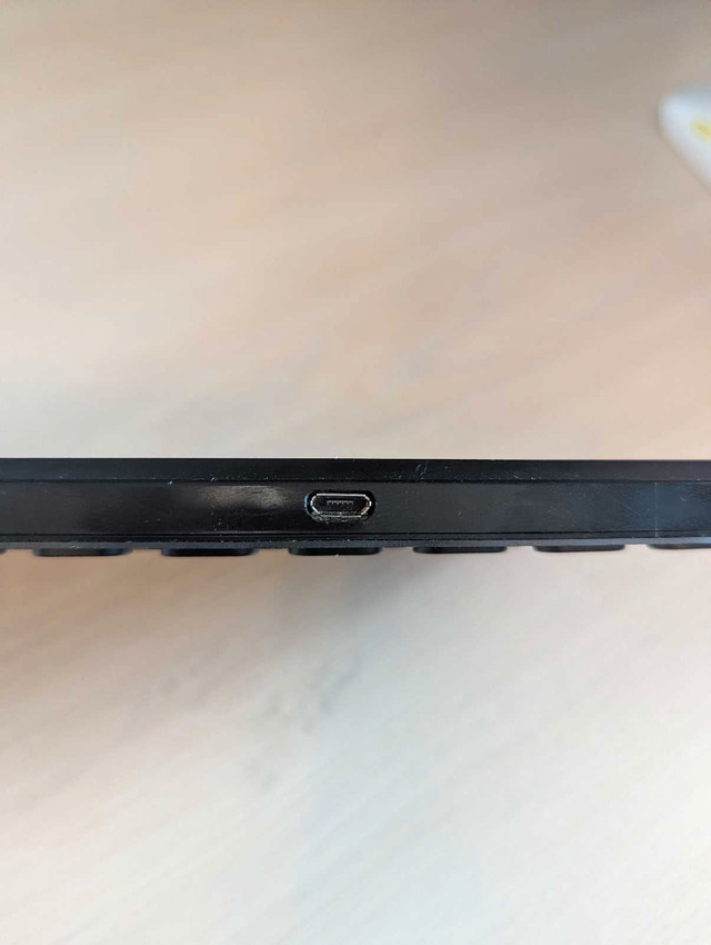 Wireless Logitech K811 Keyboard - photo 5