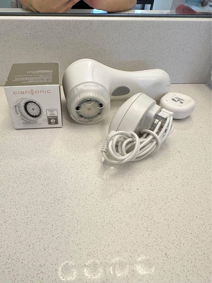 Clarisonic Face Exfoliating Device