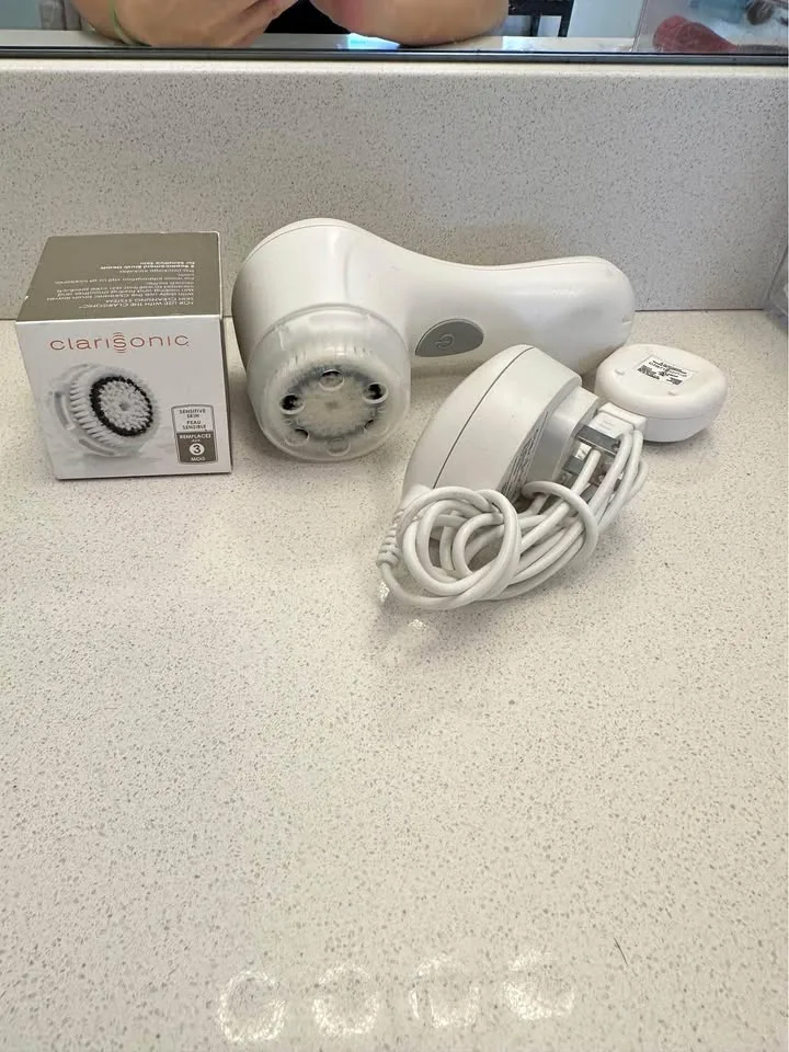 Clarisonic Face Exfoliating Device thumbnail