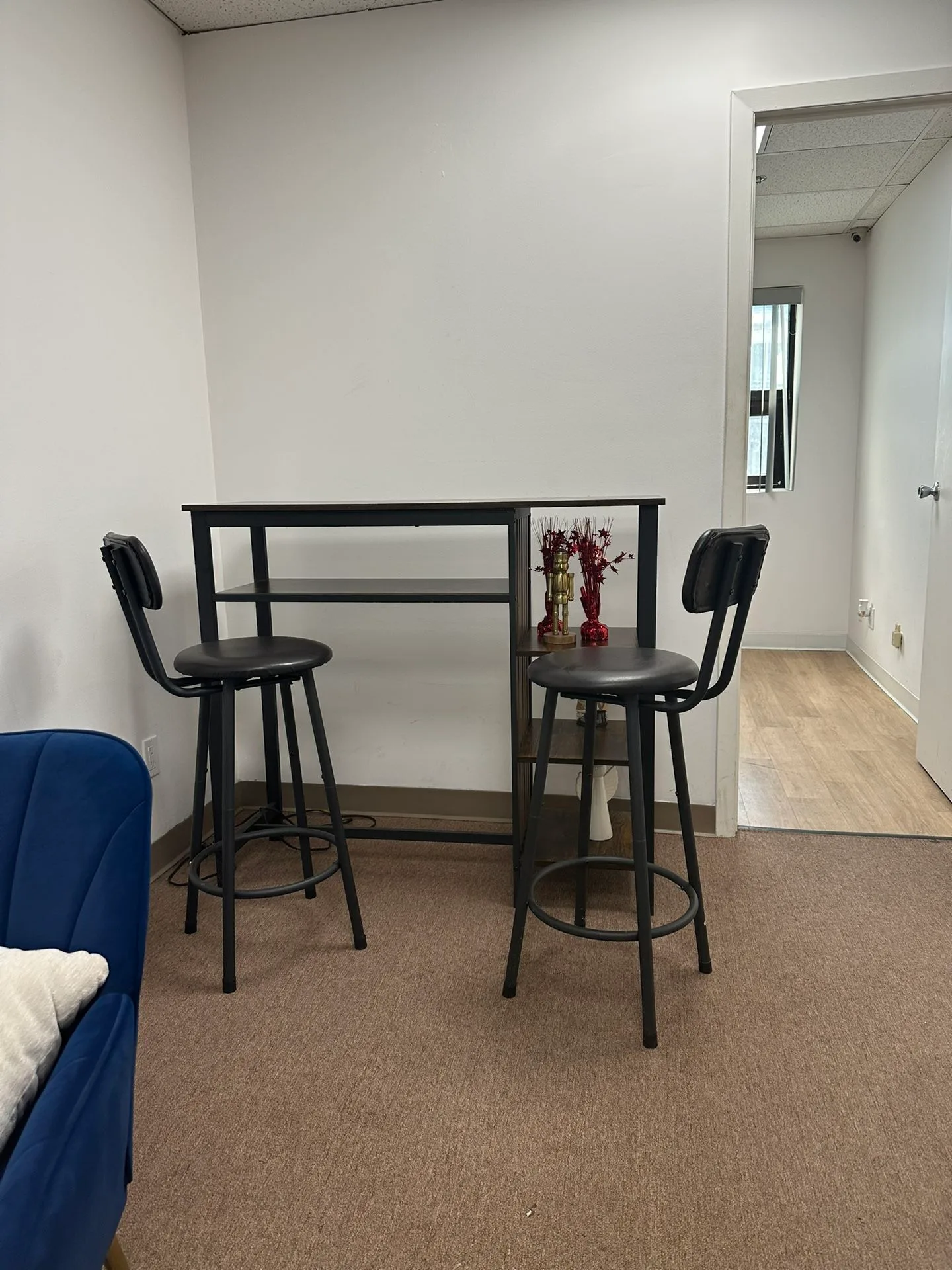 Mesa Alta (high Table) Con Sillas image indicator(3)