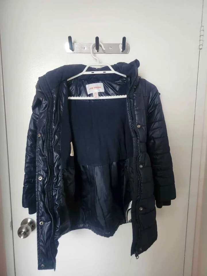 🧥 Joe Fresh Navy Puffer Winter Coat – Kids Size 5/6 🧥 image indicator(9)