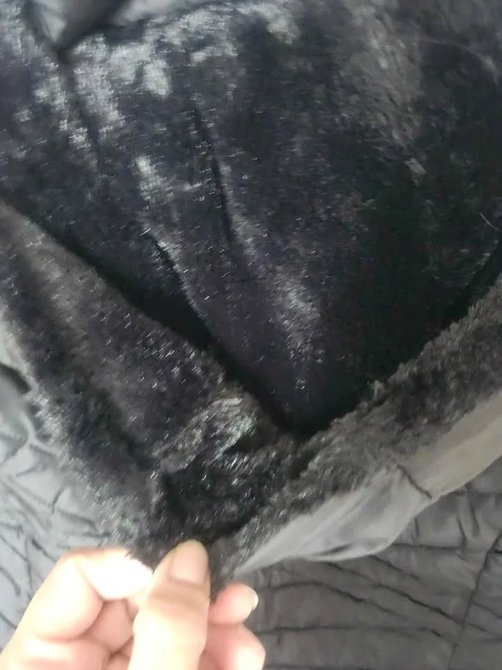 🖤 Warm Black Quilted Winter Jacket – Girls Size 5/6 🖤 image indicator(3)