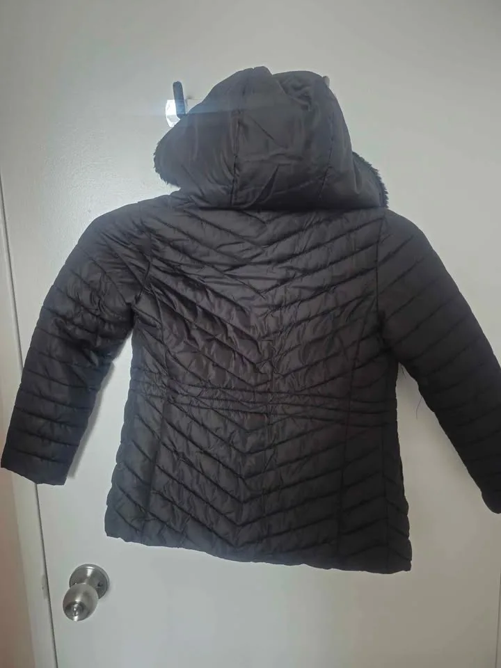 🖤 Warm Black Quilted Winter Jacket – Girls Size 5/6 🖤 image indicator(5)