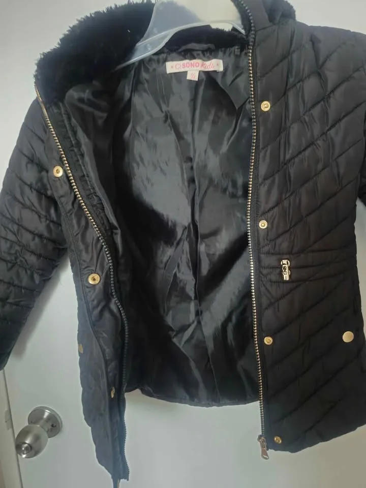 🖤 Warm Black Quilted Winter Jacket – Girls Size 5/6 🖤 image indicator(6)