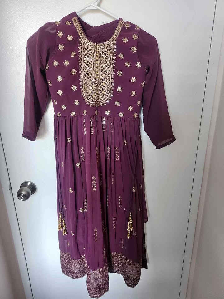 Girls’ Traditional 3-Piece Outfit – Size 30