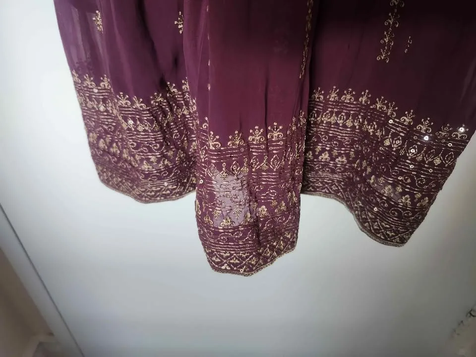 Girls’ Traditional 3-Piece Outfit – Size 30 image indicator(3)