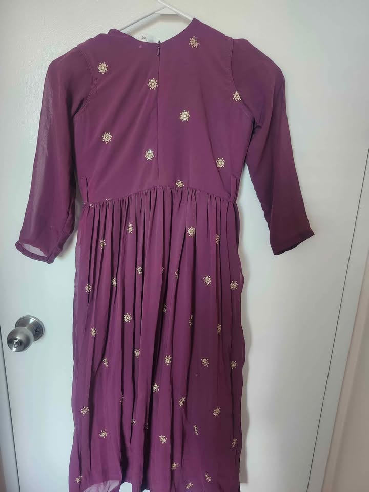 Girls’ Traditional 3-Piece Outfit – Size 30 - photo 4