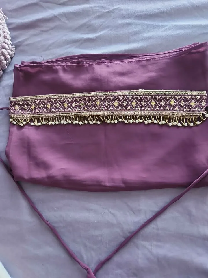 Girls’ Traditional 3-Piece Outfit – Size 30 image indicator(6)