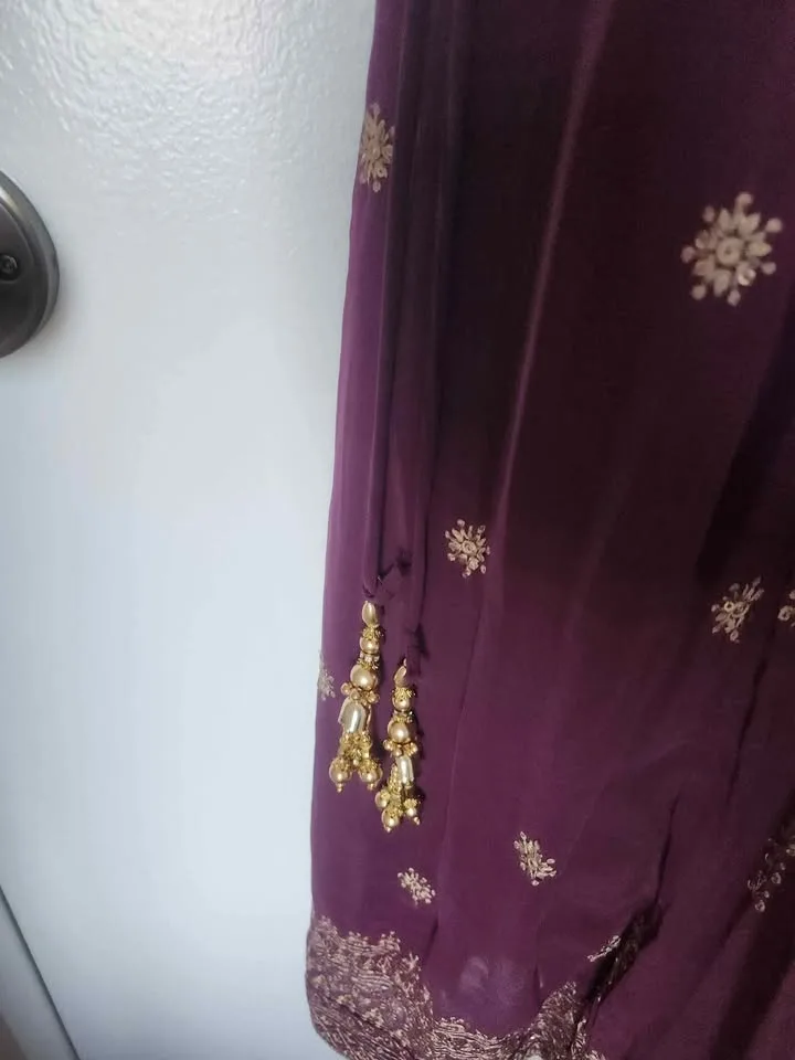 Girls’ Traditional 3-Piece Outfit – Size 30 image indicator(7)