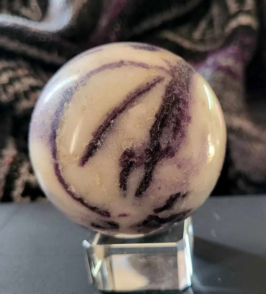 Tiffany Stone Crystal image indicator(3)