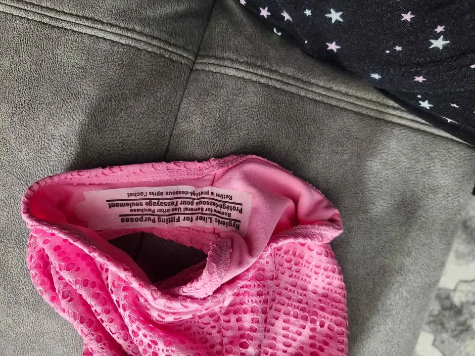 Cute Pink Girls’ Swimsuit – BNWT Size 6 🌸 image indicator(4)