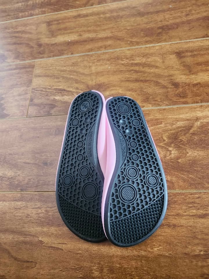 🦄 Pink Unicorn Water Shoes – Girls Size 2/3 🦄 - photo 2