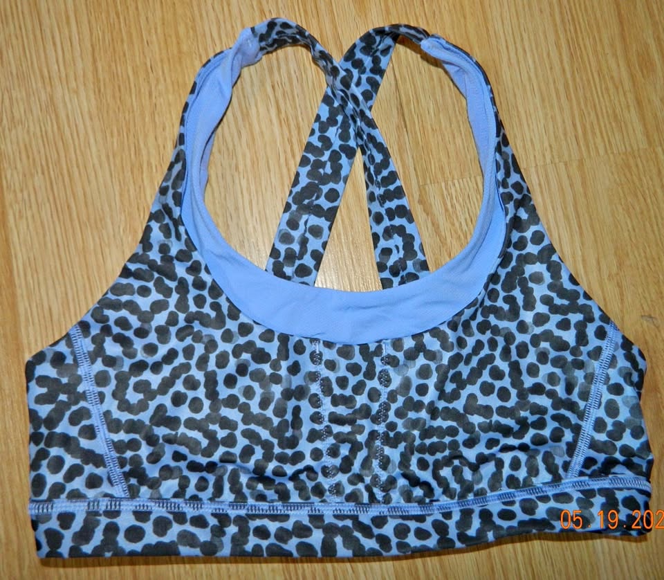 LULULEMON RUN STUFF YOUR BRA...size 10...EUC.