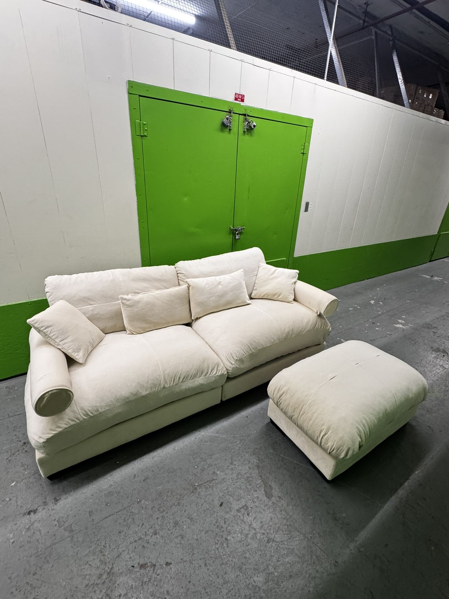 Comfortable Upholstered Velvet Sofa Set - FREE DELIVERY - photo 3