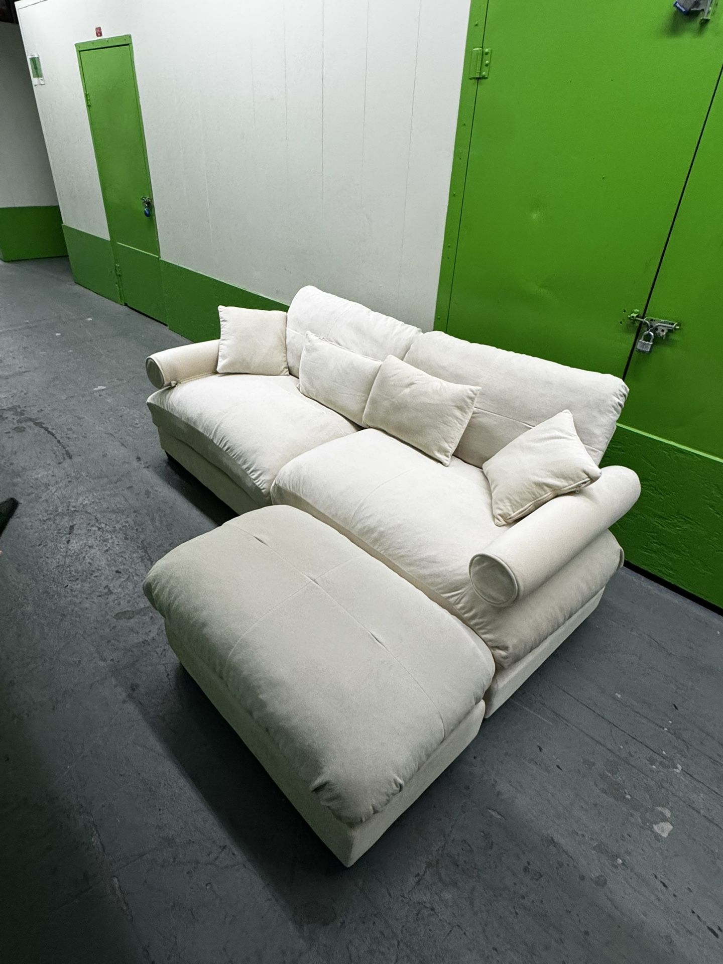 Comfortable Upholstered Velvet Sofa Set - FREE DELIVERY - photo 4