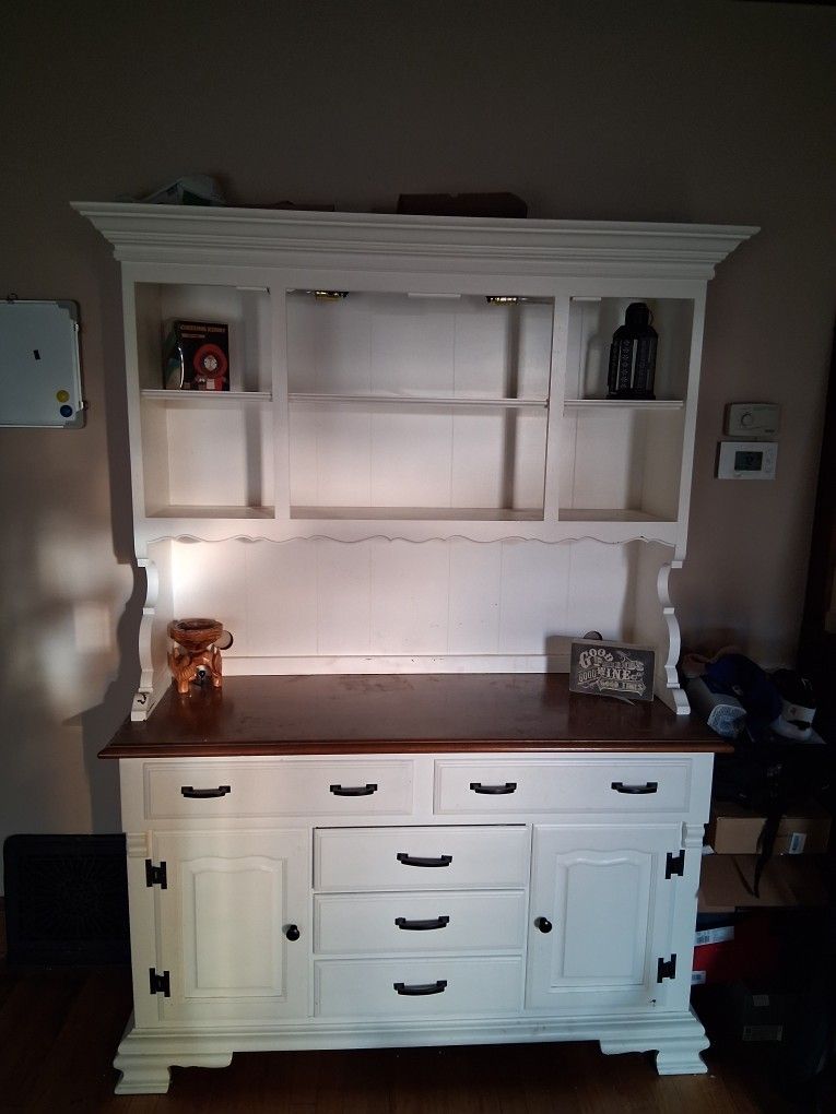 Nice Dining Room Cabinet With Lighting - photo 2
