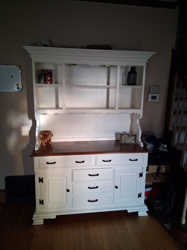 Nice Dining Room Cabinet With Lighting - photo 3