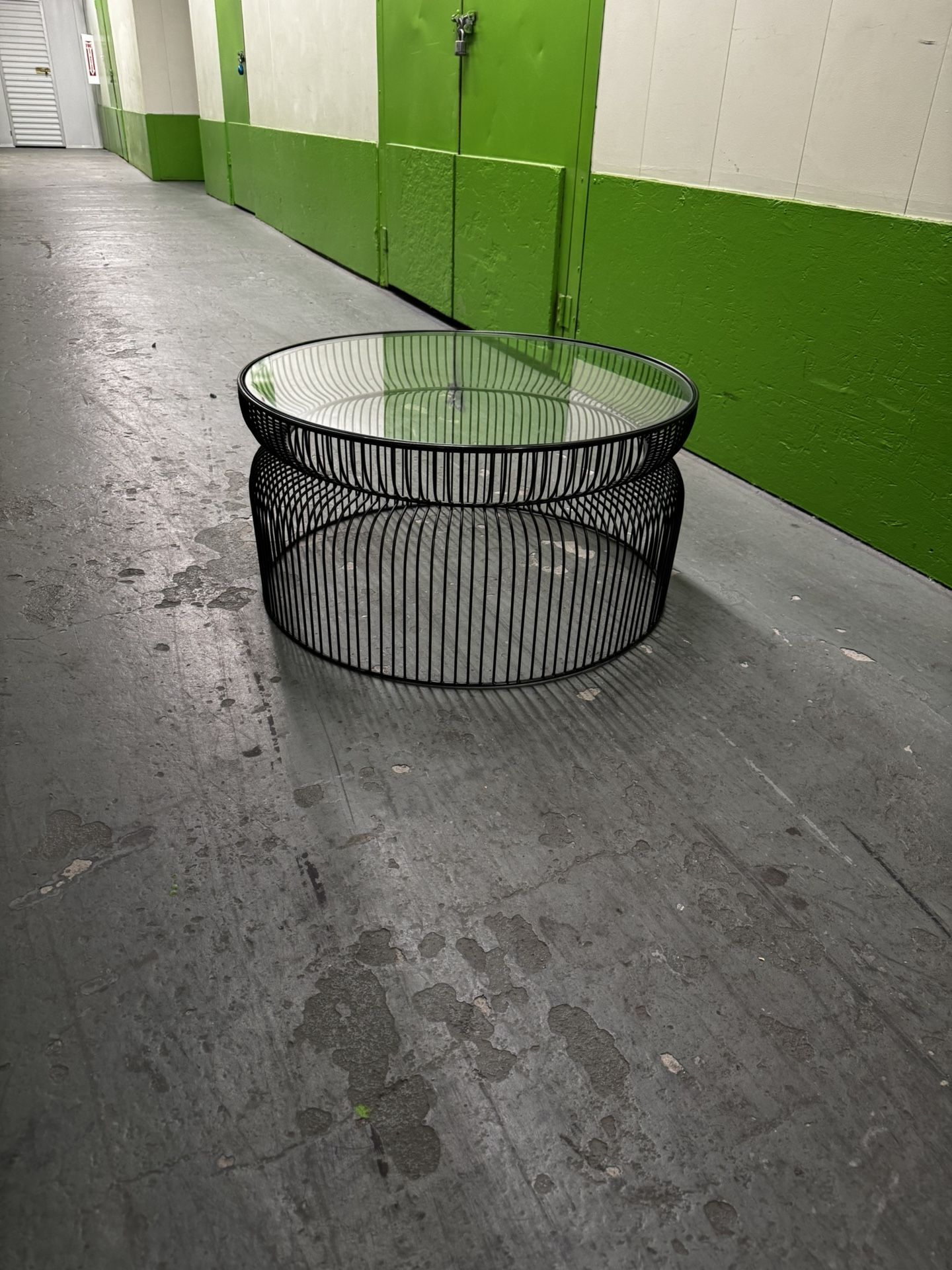 Crate and barrel coffee table - FREE DELIVERY - photo 4