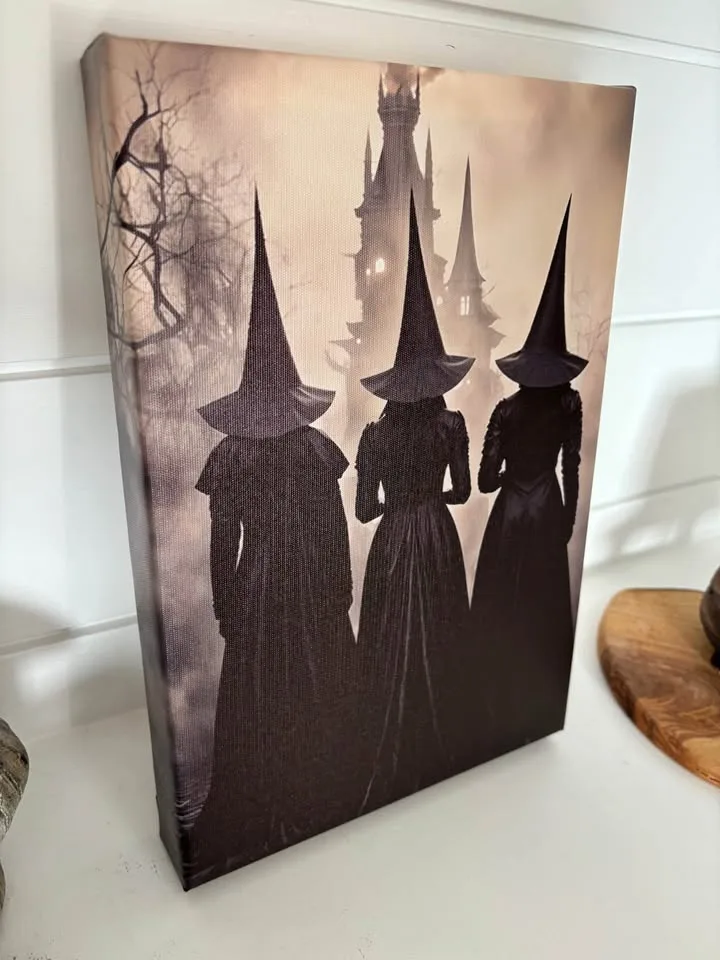 Small Amazing Witches Canvas image indicator(3)