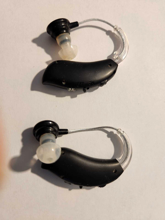 Hearing aid with Noise cancelation and volume control