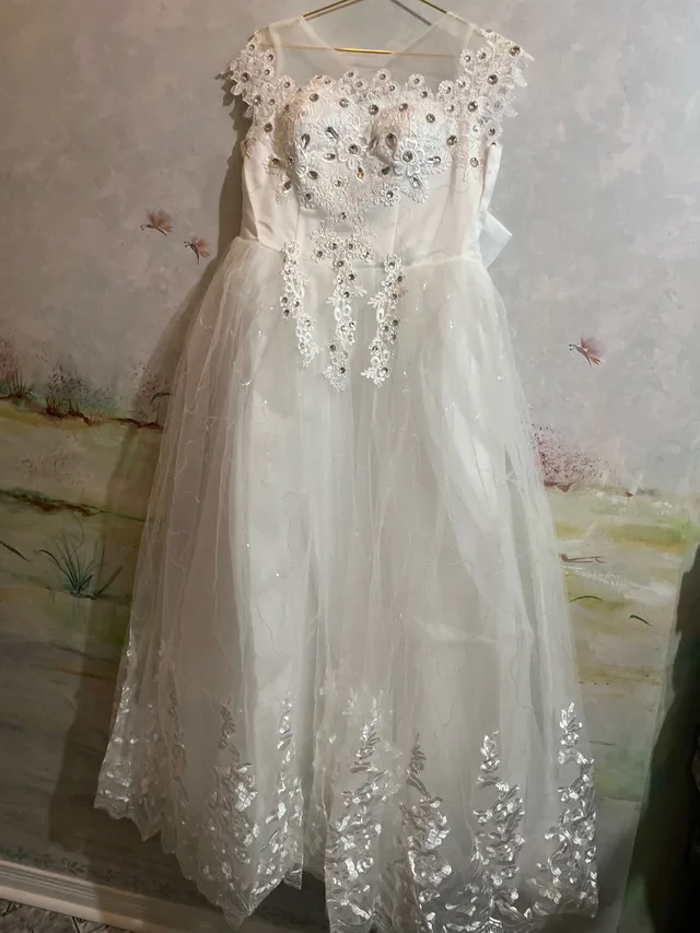 Wedding Dress-Size M/L thumbnail