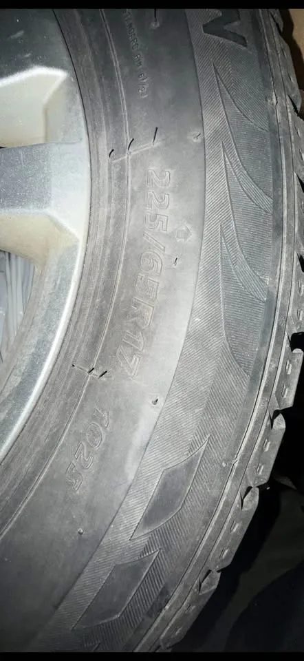 Winter Tires & Alloy Rims – 225/65R17 image indicator(2)
