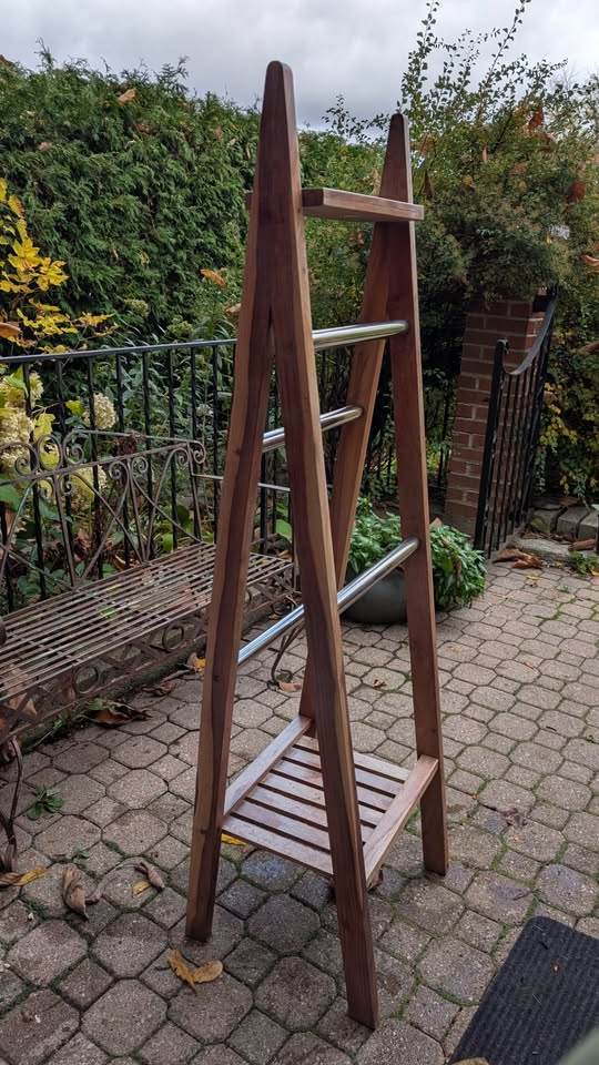 Custom wood shelf - photo 2