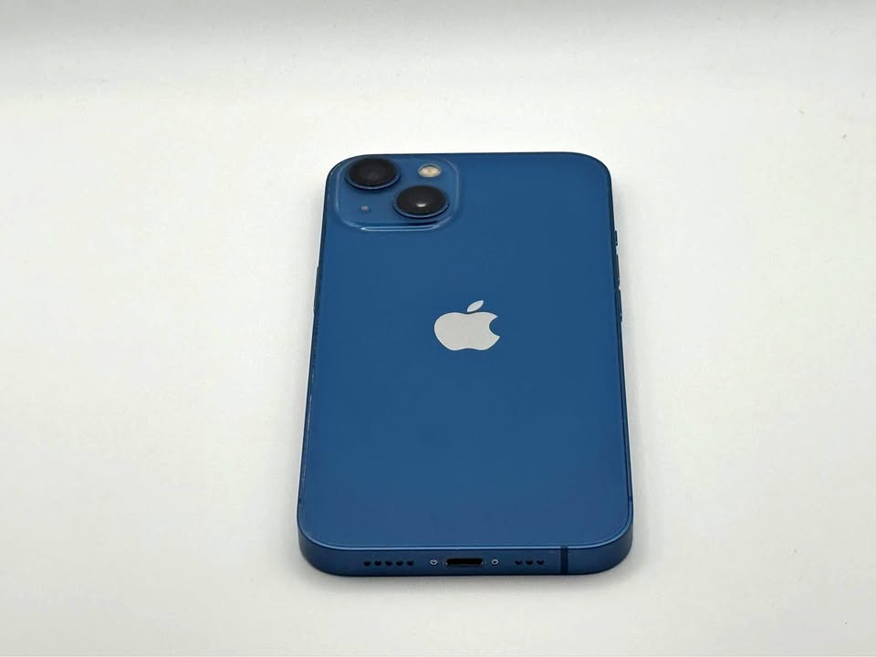 iPhone 13 128gb blue color-unlocked