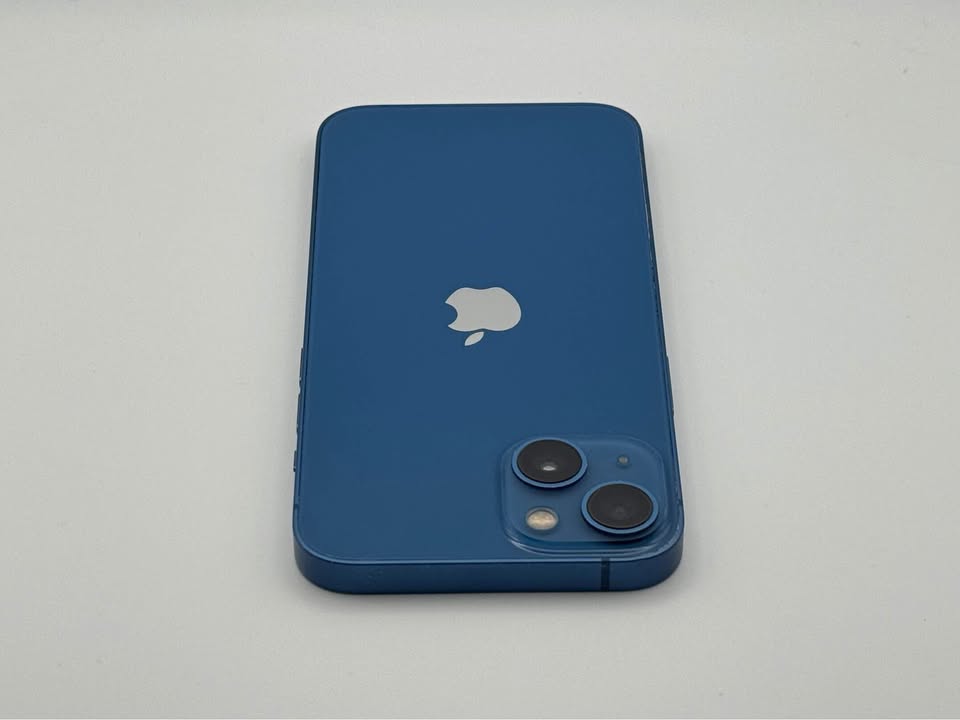 iPhone 13 128gb blue color-unlocked - photo 3
