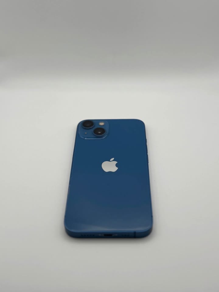 iPhone 13 128gb blue color-unlocked - photo 5