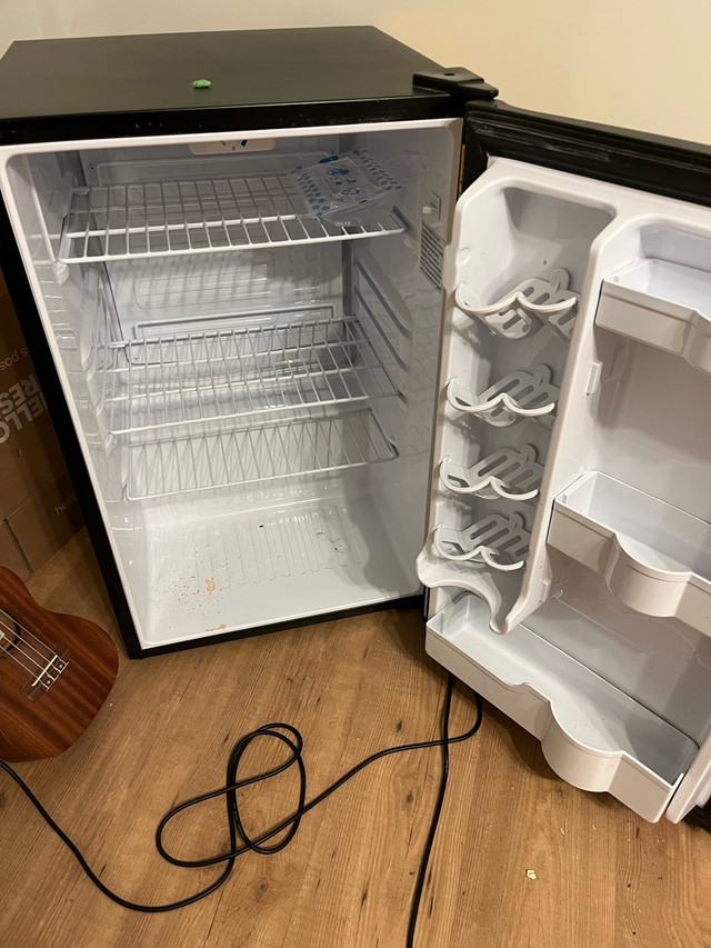 Sleeman Beer Fridge - photo 2