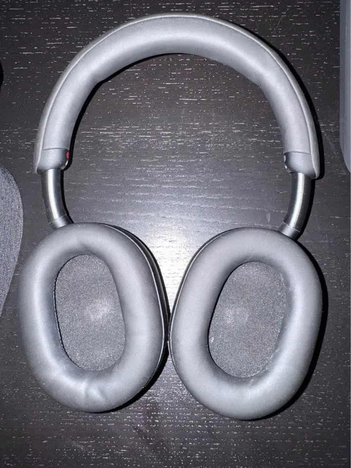 SONY WH-1000XM5 NOISE-CANCELLING HEADPHONES image indicator(3)