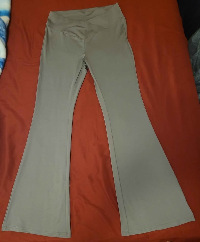 NEW Grey Flare Pants - Size M Petite - photo 4