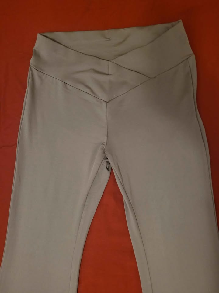 NEW Grey Flare Pants - Size M Petite - photo 5