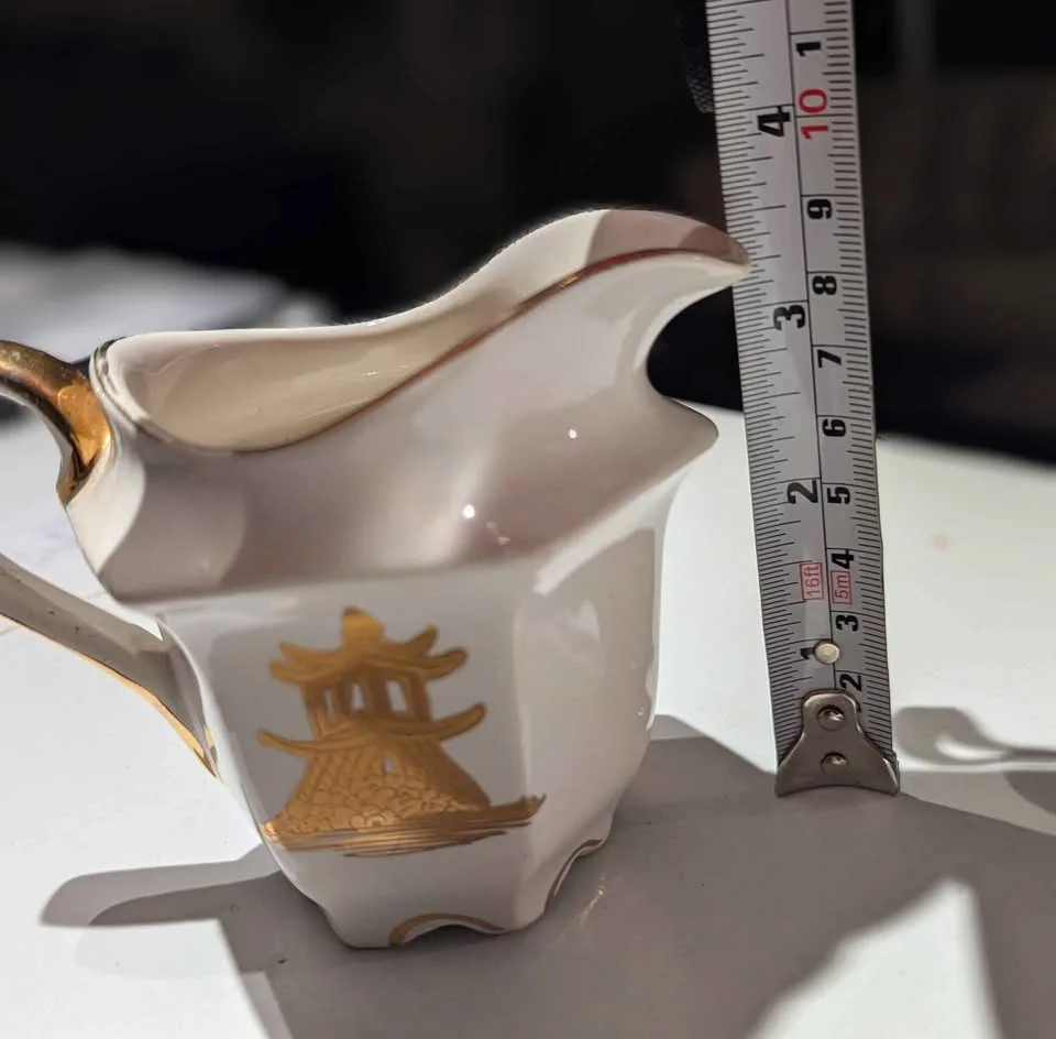 🐉 Sadler England Gold Dragon Creamer - 1950s image indicator(5)