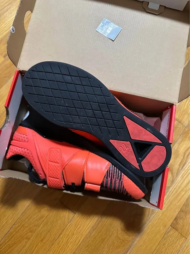 Size 8 Mens Reebok Legacy Lifter image indicator(2)