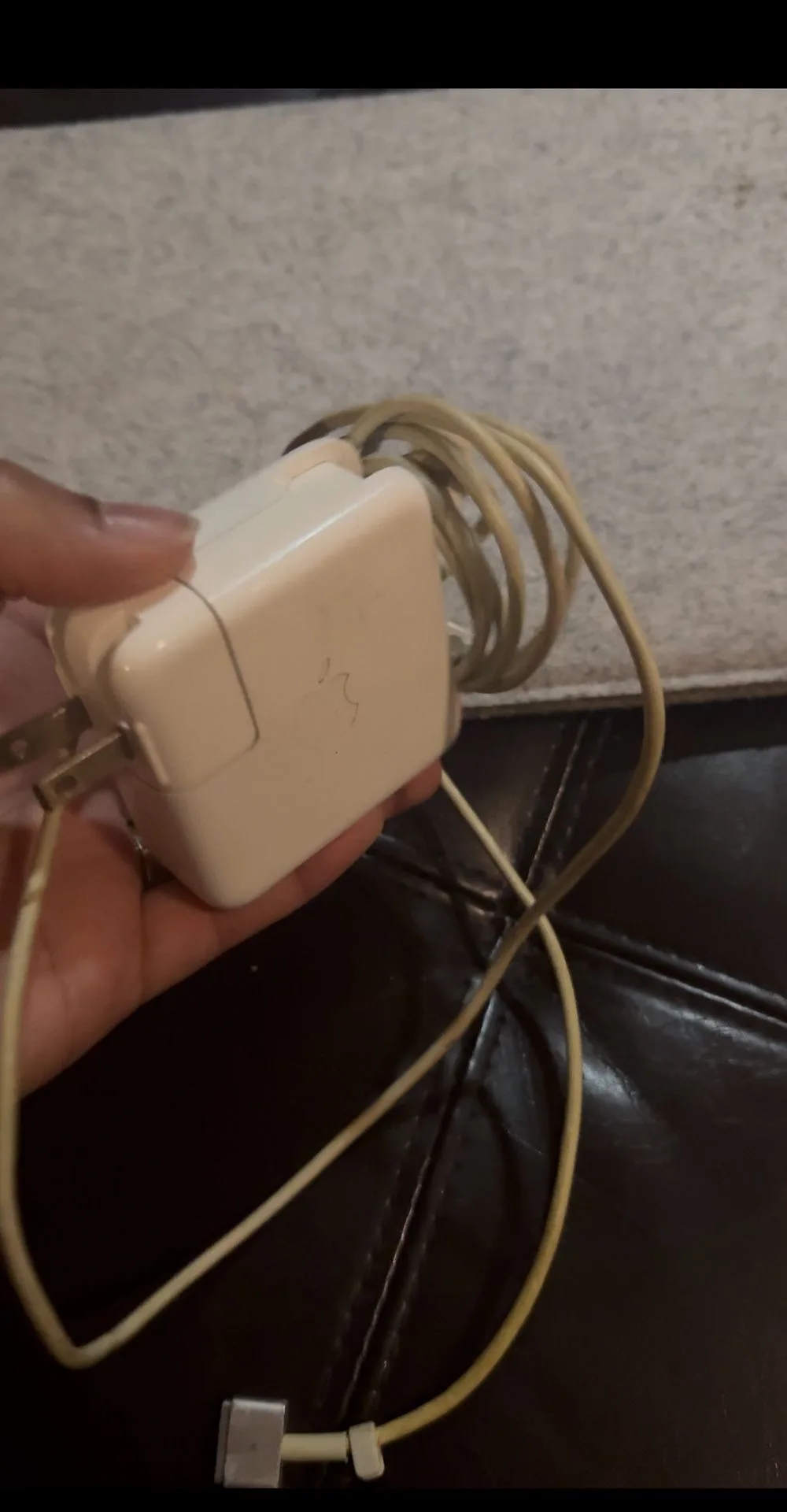 Macbook air 2015 11” Inches image indicator(8)