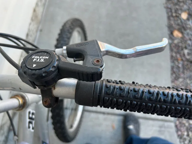 Huffy Blackwater 26-inch 15-Speed Mountain Bike image indicator(4)