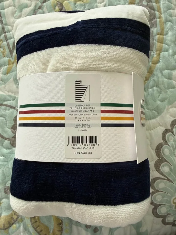 HBC Stripes/Hudson’s Bay Kids Hooded Towel (0-4 Years) image indicator(2)