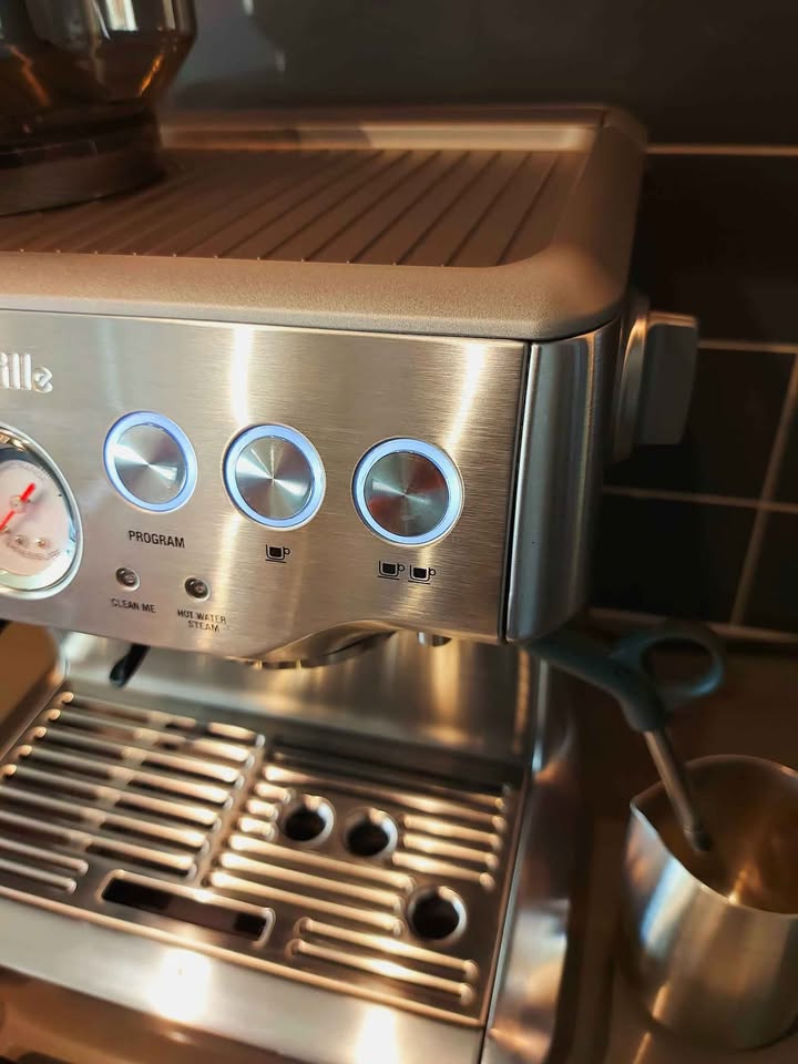 Breville Barista Express - Like New! - photo 2