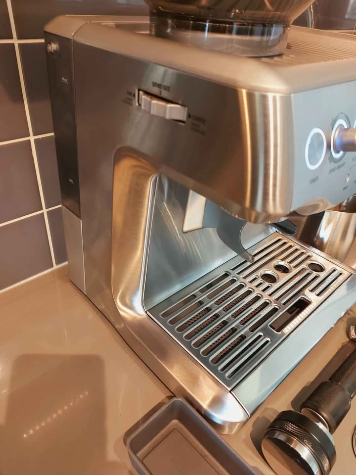 Breville Barista Express - Like New! - photo 4