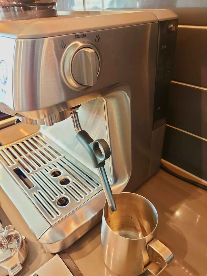 Breville Barista Express - Like New! - photo 5