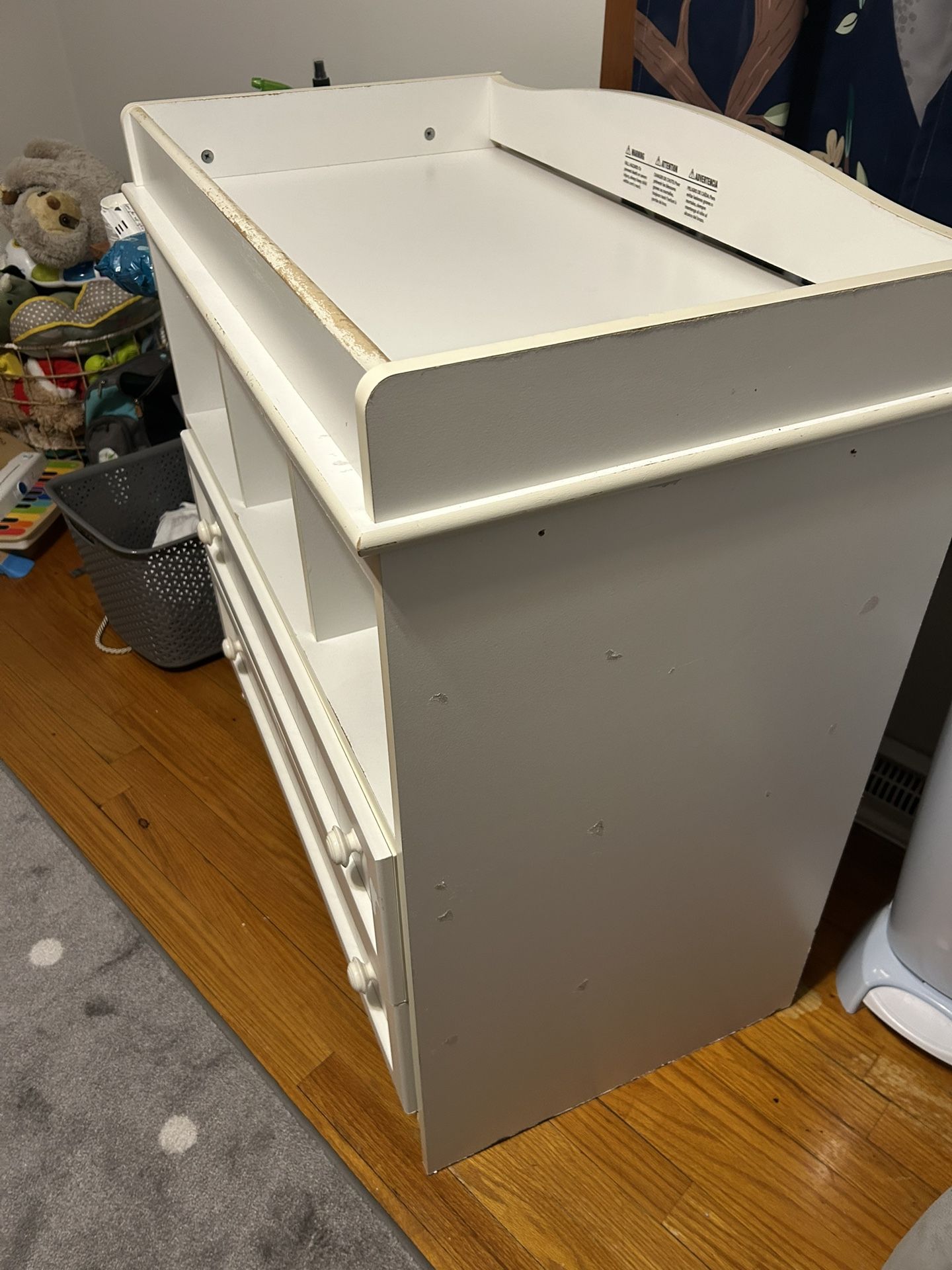 Free White Changing Table - photo 2