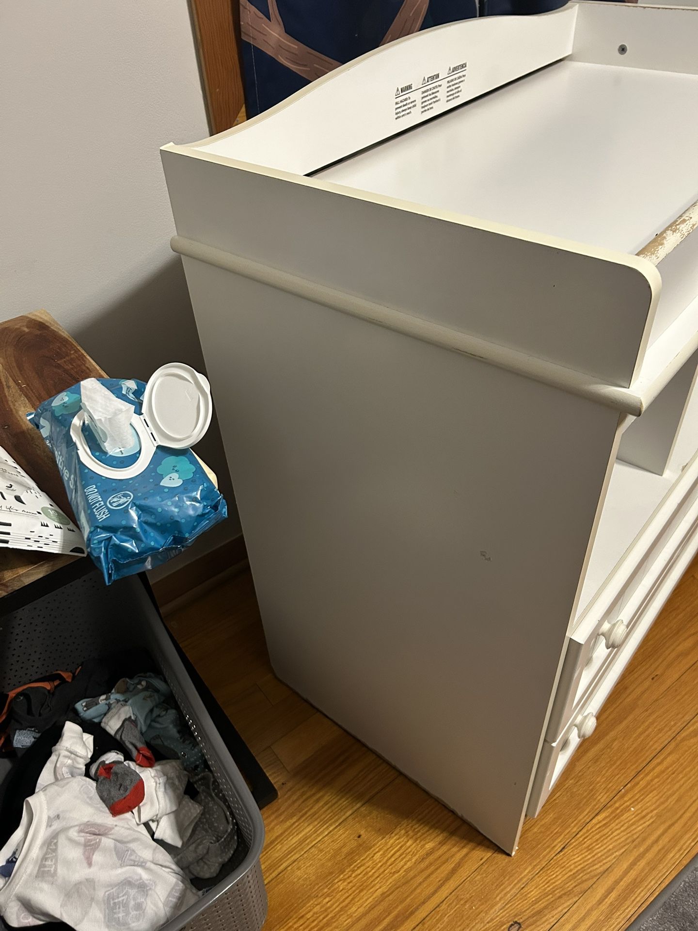 Free White Changing Table - photo 4