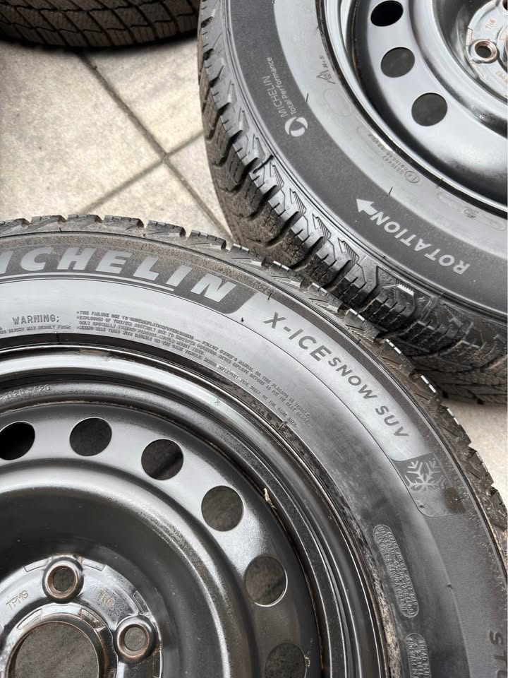 225/65/17 Michelin X-Ice Tires on Rims - Honda Pilot - photo 5