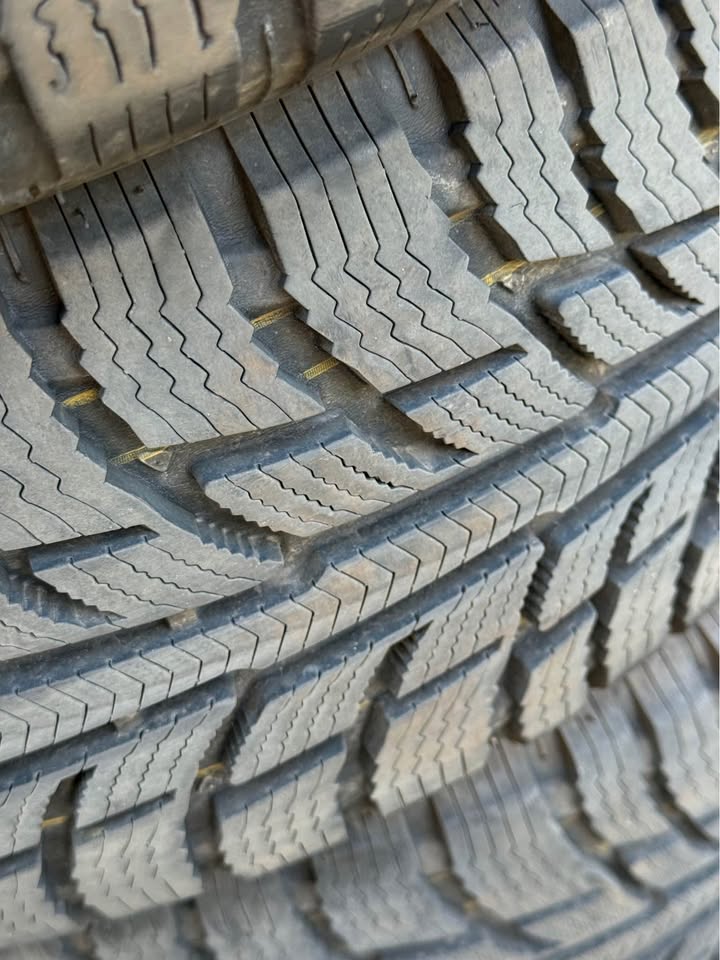 225/60/17 BFGOODRICH WINTER TIRES!! CHEAP! - photo 2